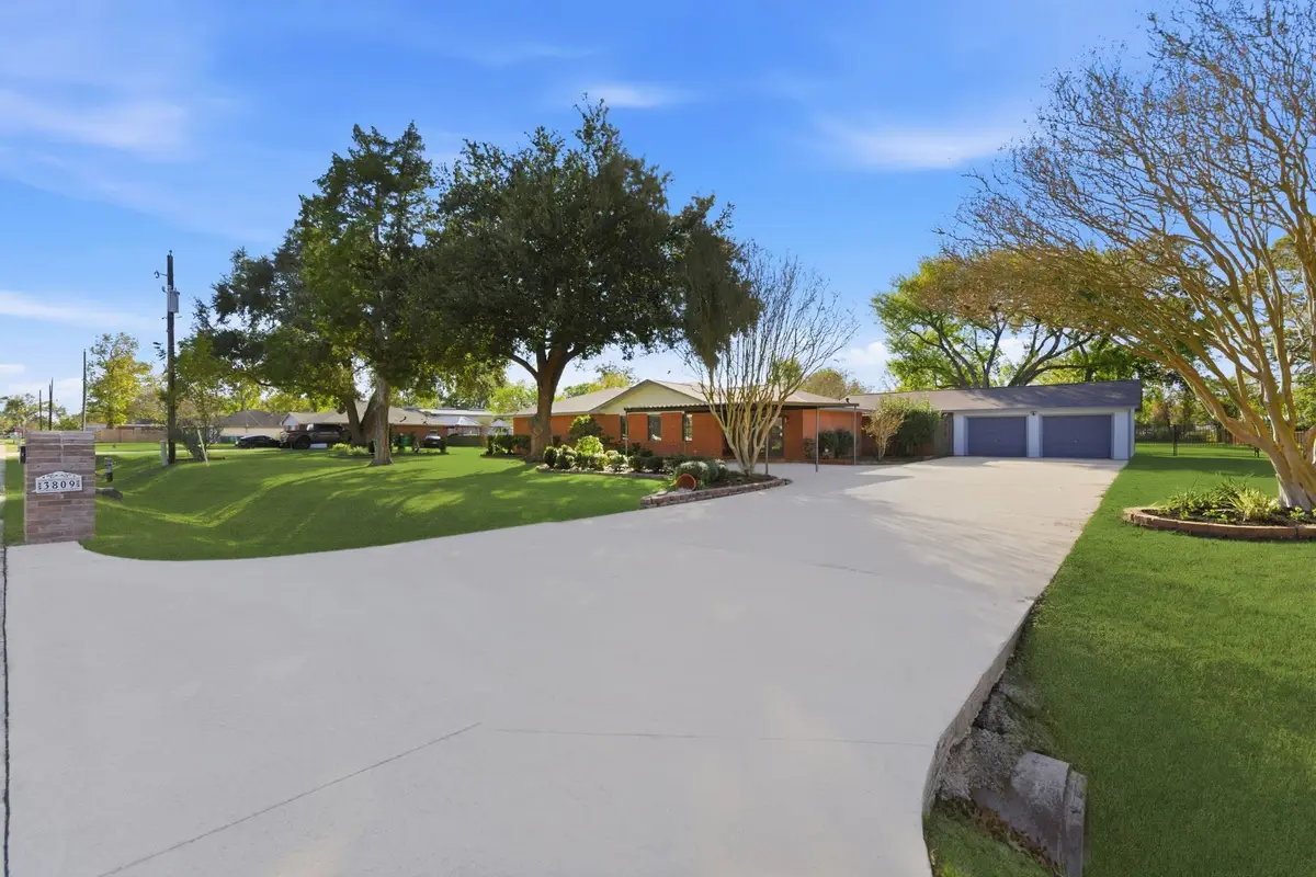 3809 Hardin Road, Baytown, TX 77521 - Image #1