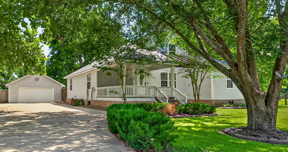 238 Horse Shoe Trail, Angleton, TX 77515 - #1