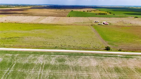 758 County Road 309 -8, Edna, TX 77957