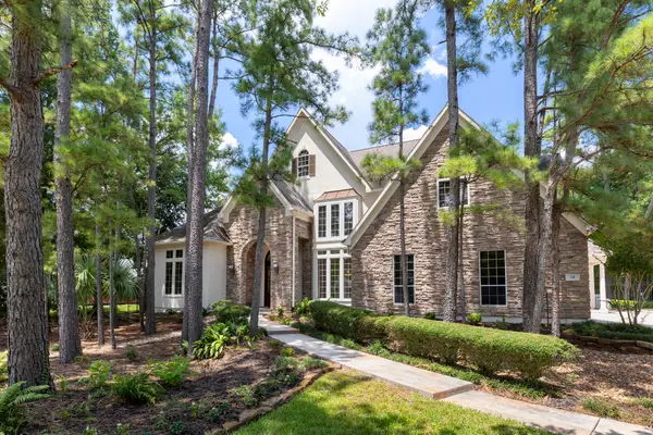 39 W Bracebridge Circle, The Woodlands, TX 77382