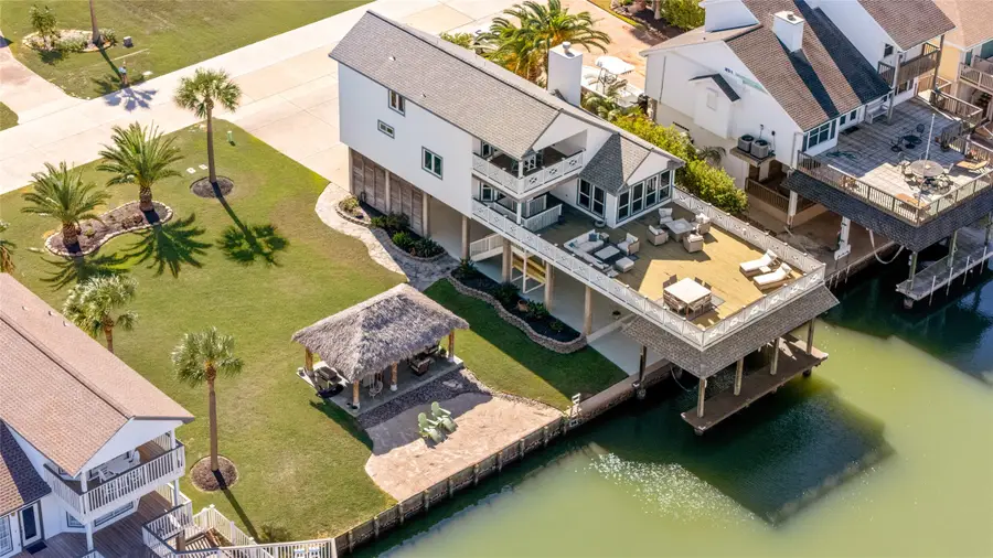 1314 Hawaii Drive, Tiki Island, TX 77554 - Image #3