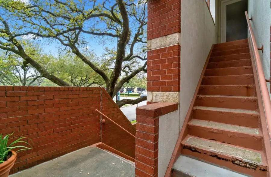 4004 Montrose Boulevard #21H, Houston, TX 77006 - #3