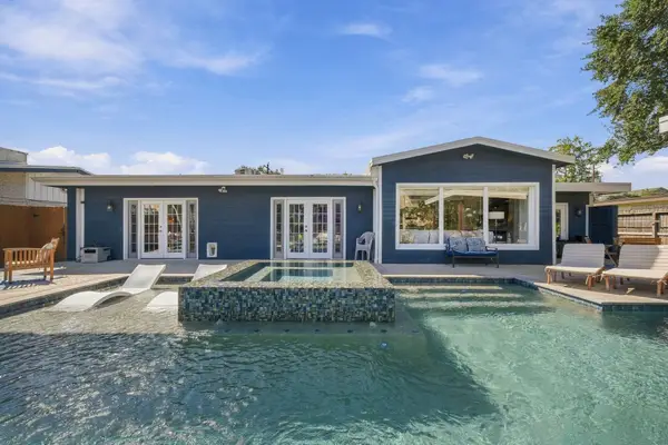 10 Harbor Lane, Kemah, TX 77565