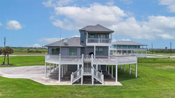 816 Pinata Drive, Crystal Beach, TX 77650