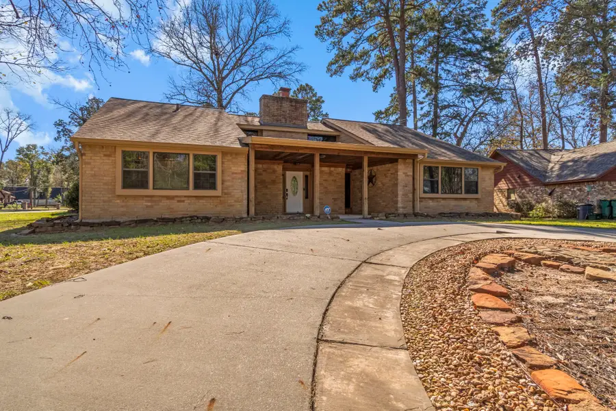 306 Rolling Hills Drive, Conroe, TX 77304 - Image #3