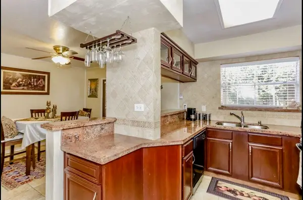 10183 Beekman Place Drive, Houston, TX 77043