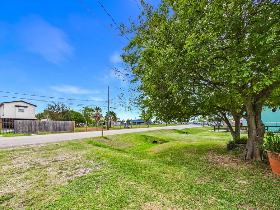 808 15th Street, Dickinson, TX 77539 - #2