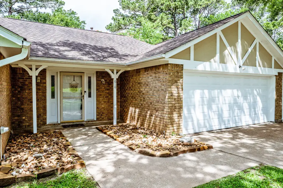 610 Green Hills Drive, Huntsville, TX 77340 - #2