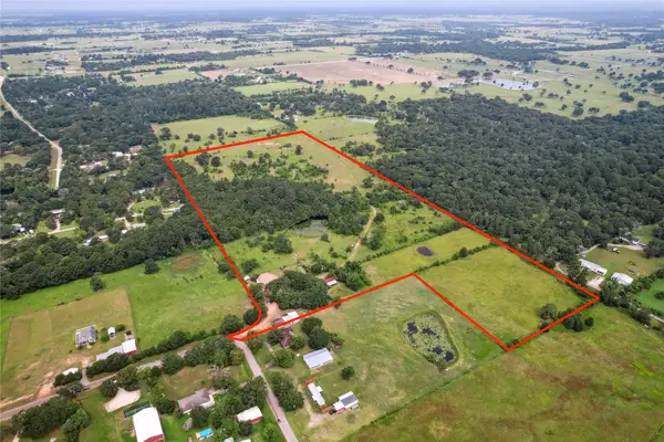 555 Scroggins Lane, Waller, TX 77484