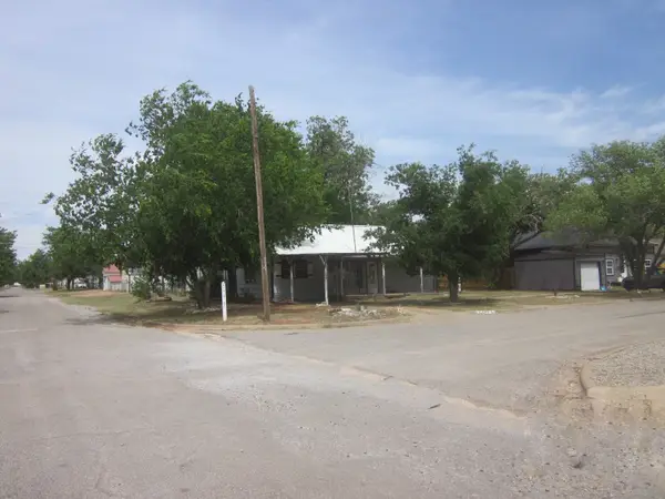 401 Avenue F Se, Childress, TX 79201