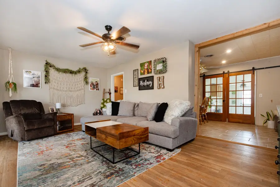 204 S Mattson Street, West Columbia, TX 77486 - #3