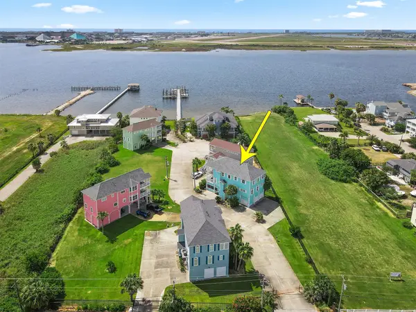 1007 Lillian Lane, Galveston, TX 77554