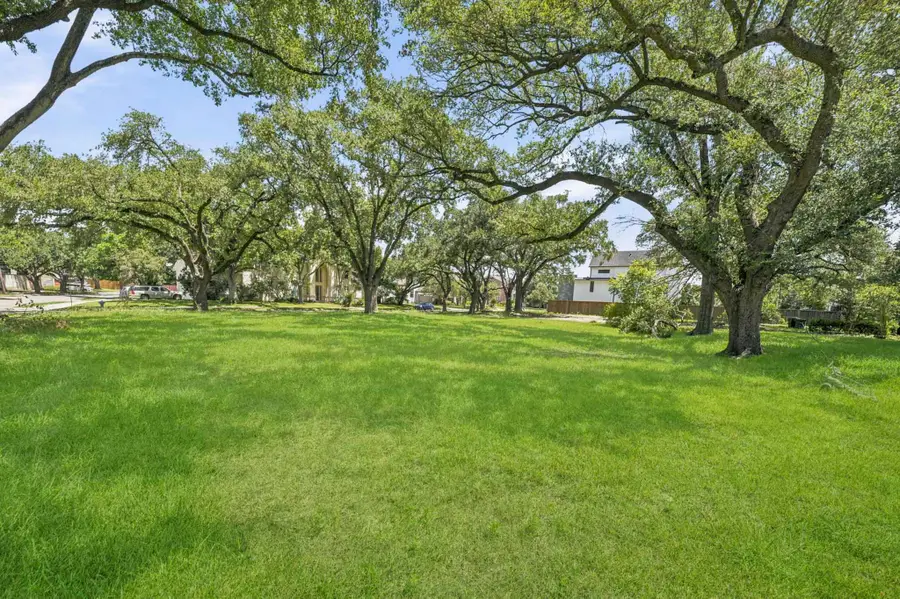 4827 Braesvalley Drive, Houston, TX 77096 - #2
