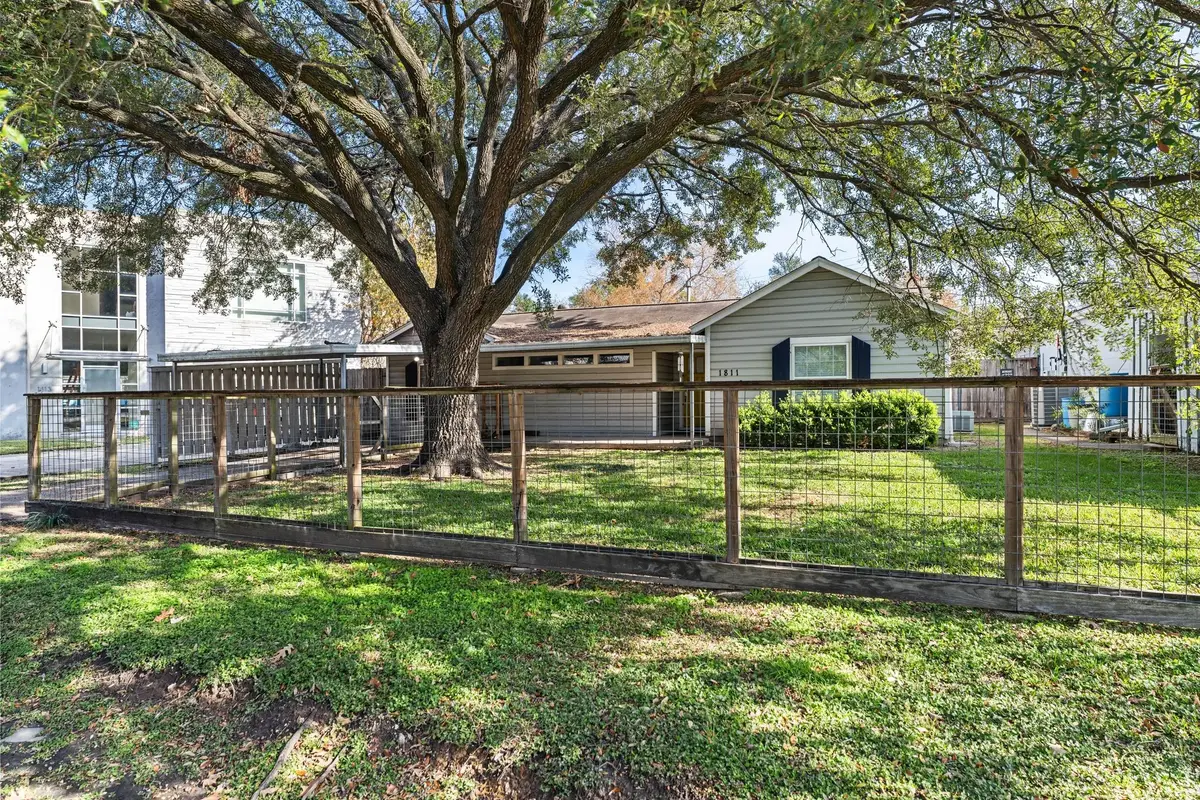 1811 W 14th 1/2 Street, Houston, TX 77008 - #1