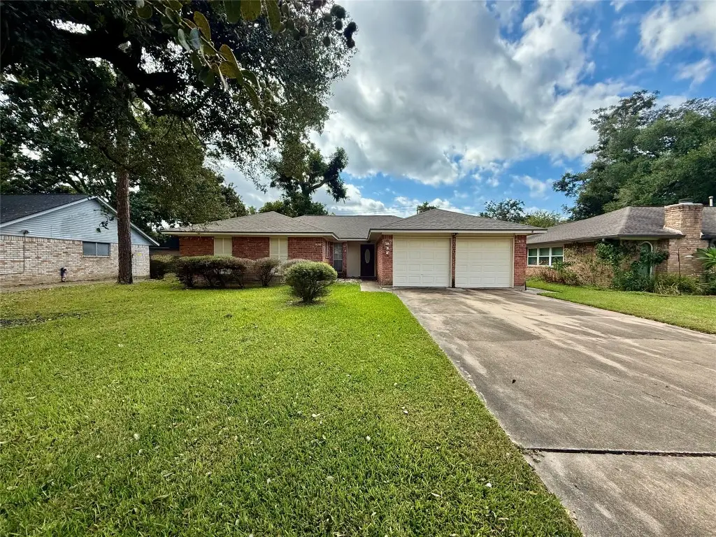 217 Banyan Drive, Lake Jackson, TX 77566 - #1