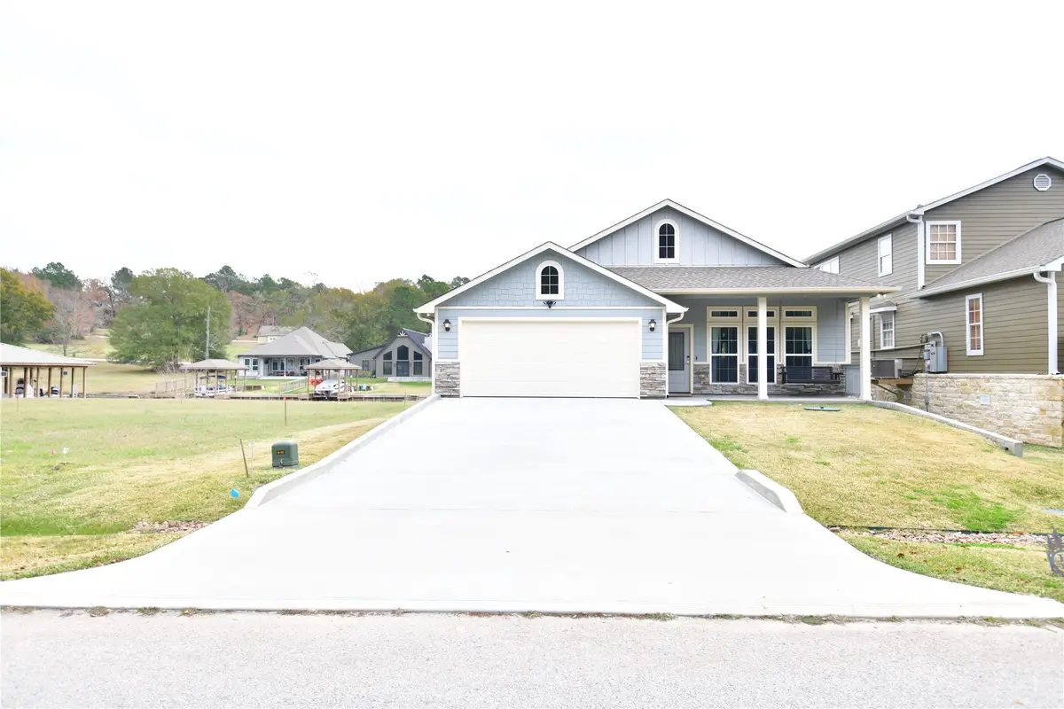 100 Wildwood Lake Drive N, Huntsville, TX 77340 - #1