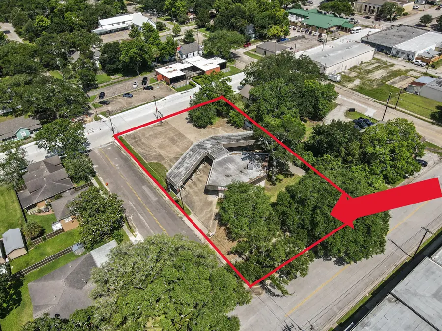 218 W Blum Street, Alvin, TX 77511 - #2