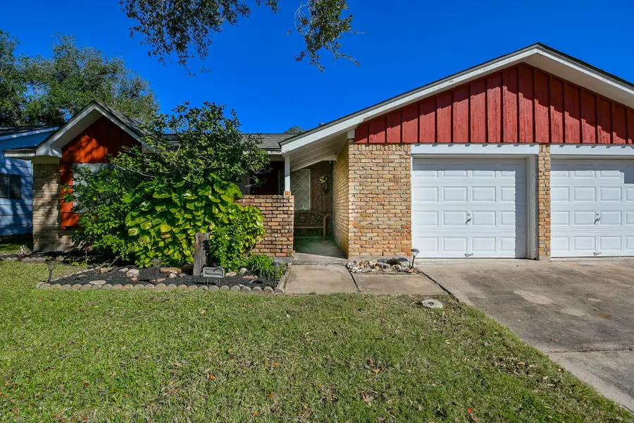 129 Cannon Street, Clute, TX 77531 - #3