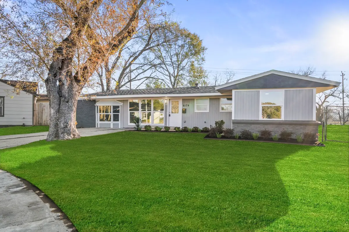 6174 Kenilwood Drive, Houston, TX 77033 - Image #1