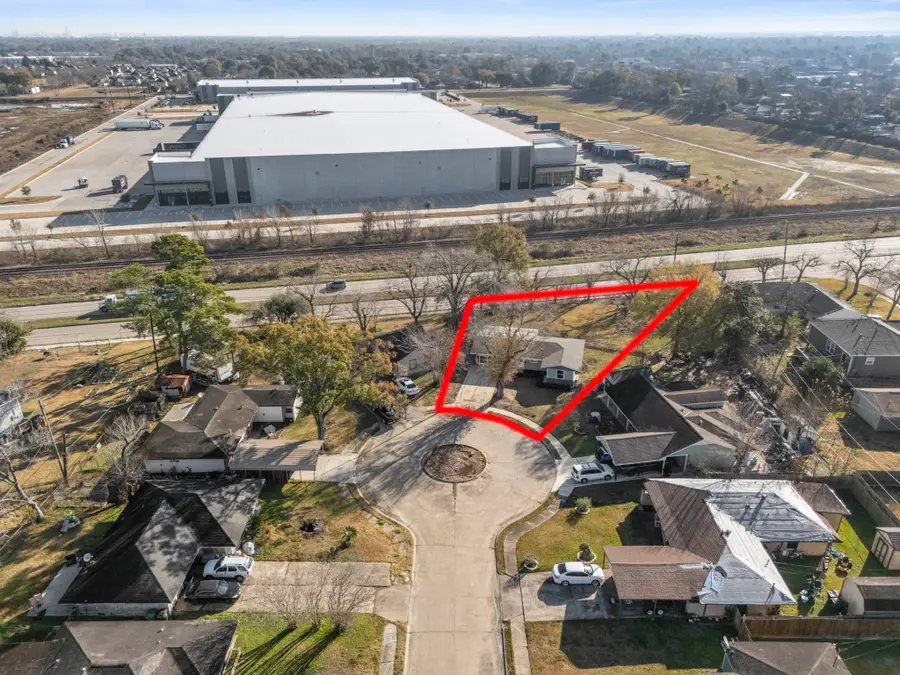 6174 Kenilwood Drive, Houston, TX 77033 - Image #2