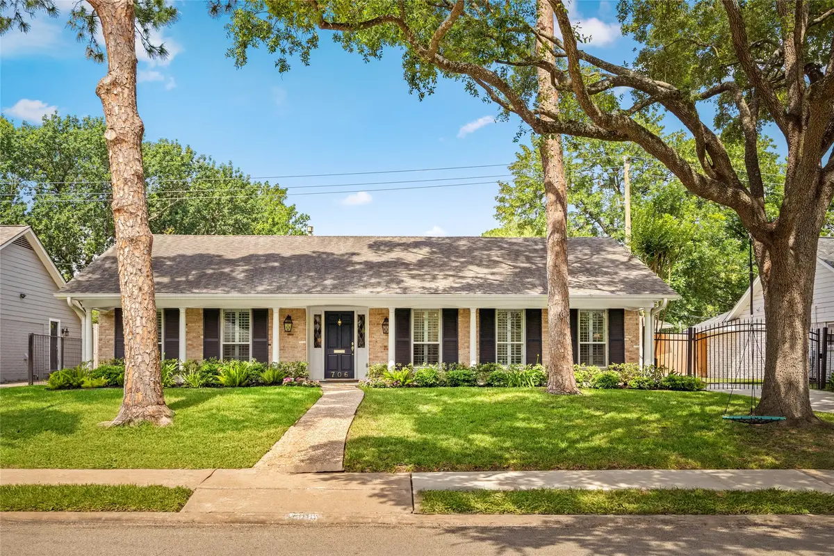 706 Walnut Bend Lane, Houston, TX 77042 - Image #1