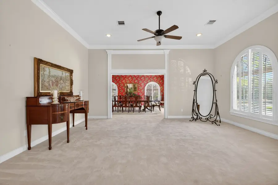 5 Briarwood Drive E, Conroe, TX 77301 - Image #2