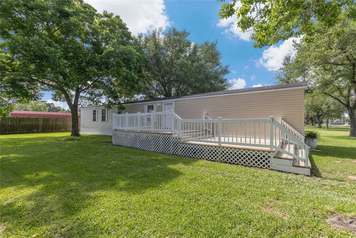 518 Elena Lane, Highlands, TX 77562 - #1