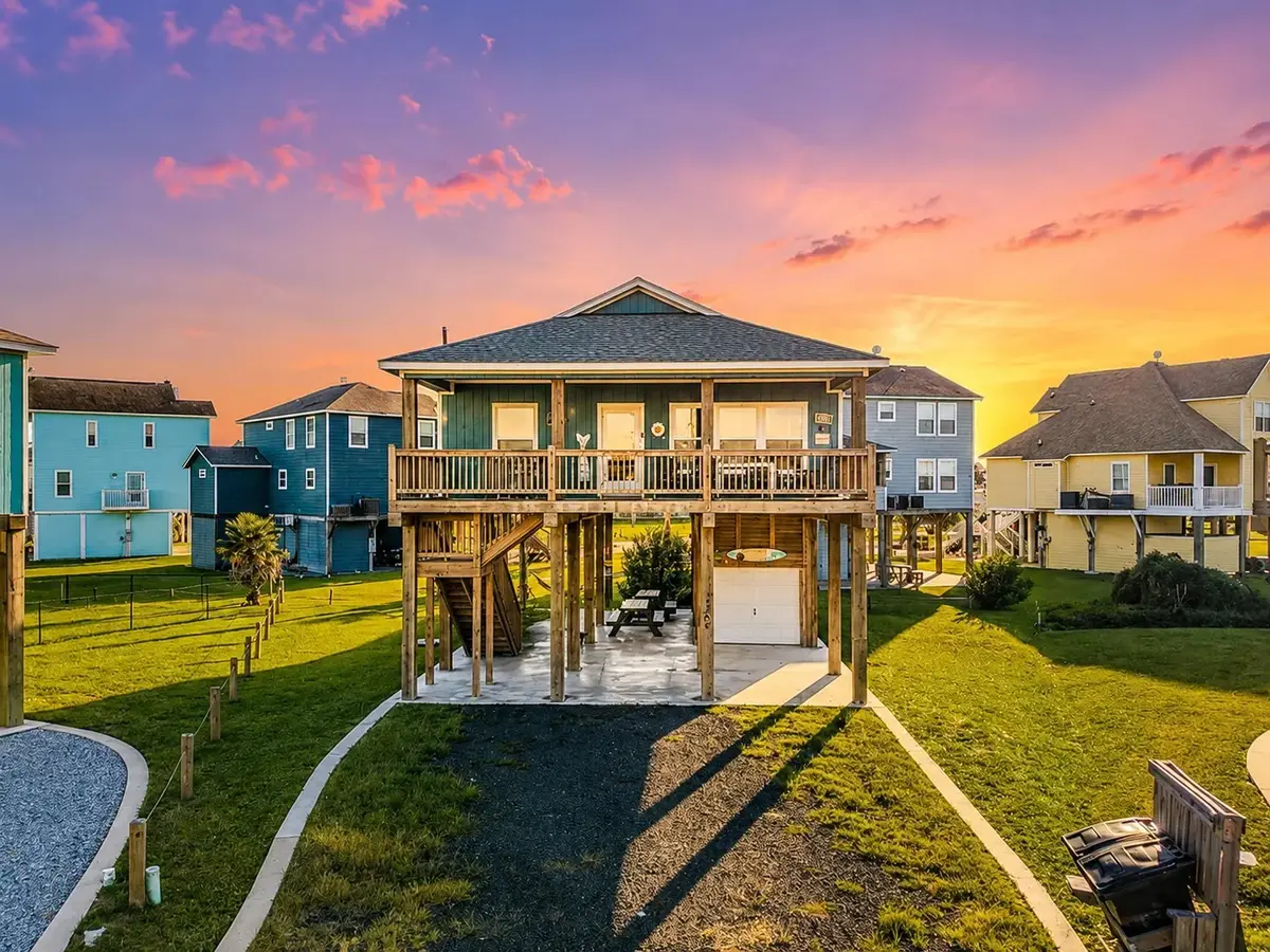 3260 Hidden Gold, Crystal Beach, TX 77650 - #1