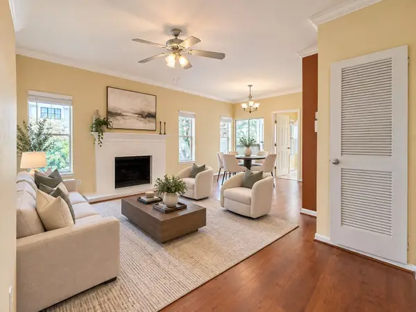 4041 Law Street #602, Houston, TX 77005