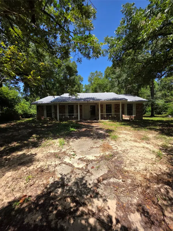 9739 Lakeview Drive, Houston, TX 77365