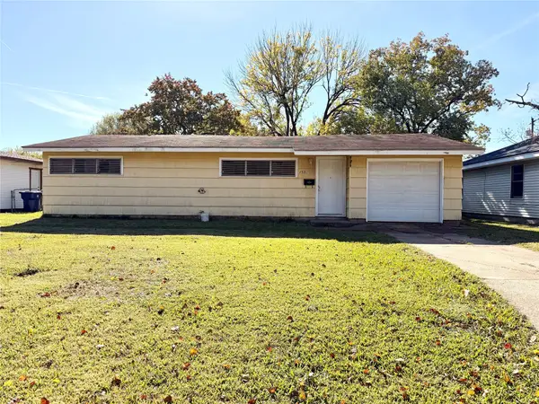 1521 15th Avenue N, Texas City, TX 77590