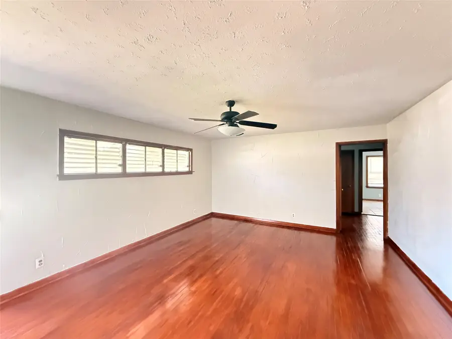 1521 15th Avenue N, Texas City, TX 77590 - Image #2