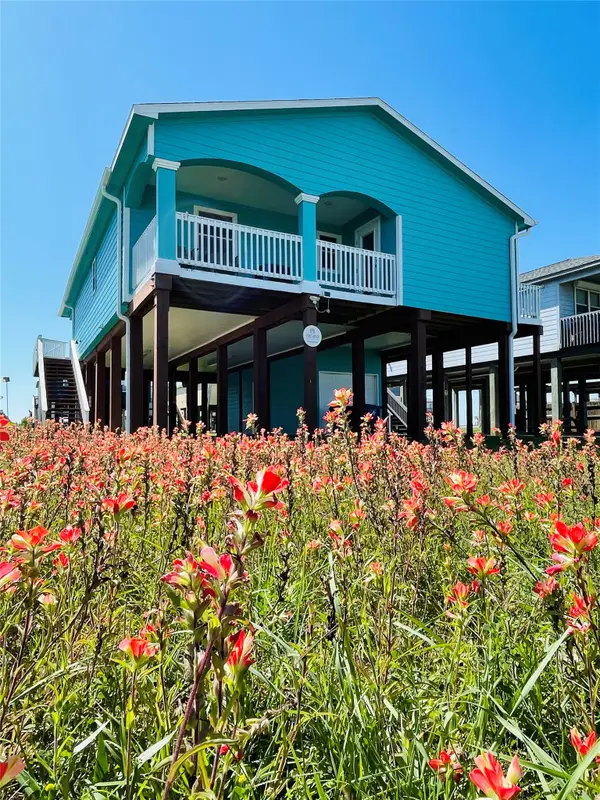 1430 Blue Water Highway, Surfside Beach, TX 77541
