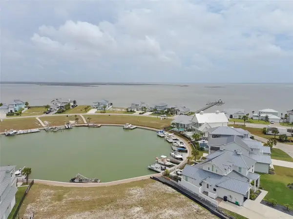 122 Bismarck Lane, Rockport, TX 78382
