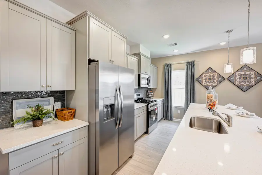 410 Kendall Crest Drive, Alvin, TX 77511 - Image #3