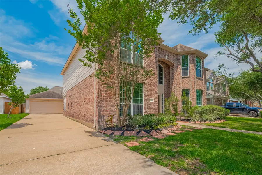 9205 Sunridge Court, Pearland, TX 77584 - Image #2