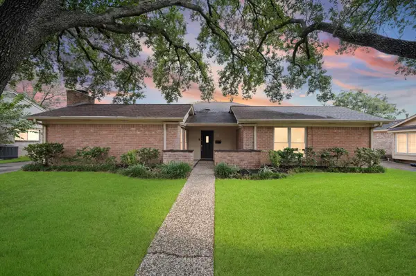 6114 Rollingbrook Drive, Houston, TX 77096