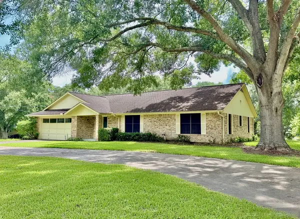 2710 Heather Glen, Brenham, TX 77833