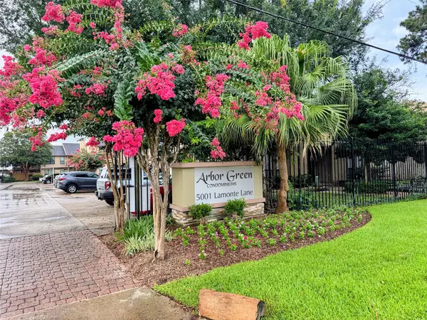 5001 Lamonte Lane #108, Houston, TX 77092
