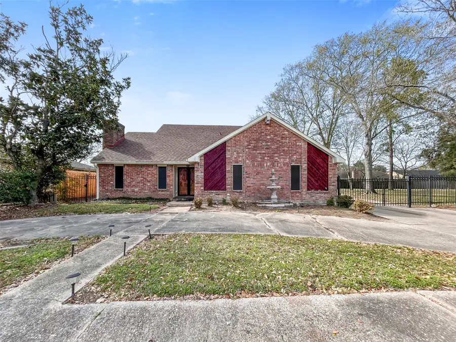 10614 Huntington Point Drive, Houston, TX 77099 - #2