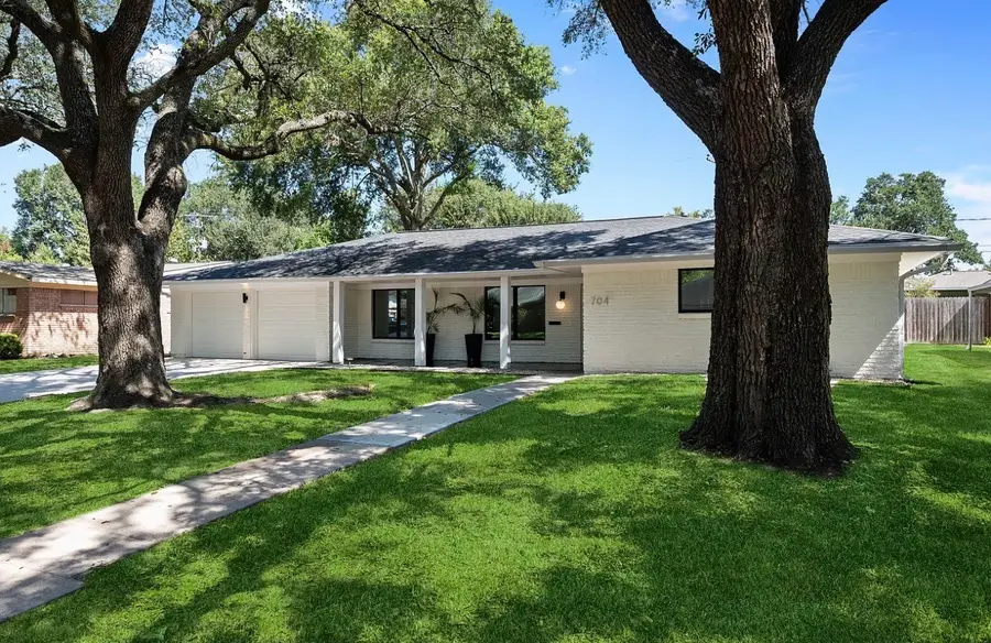 704 Fleetwood Street, Baytown, TX 77520 - #2