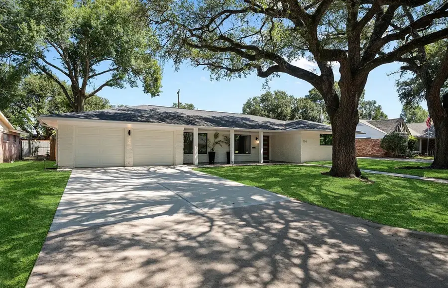 704 Fleetwood Street, Baytown, TX 77520 - #3