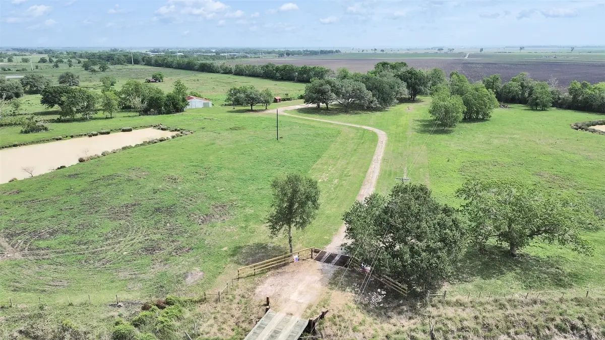 2100 Pine Knoll Road, Bay City, TX 77414 - #1