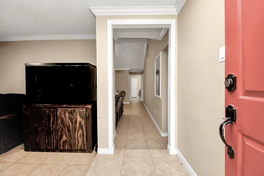 712 Meadowick Drive, Baytown, TX 77521 - Image #2