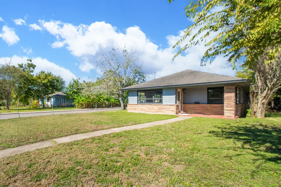 1230 W 4th Street, Freeport, TX 77541 - #3