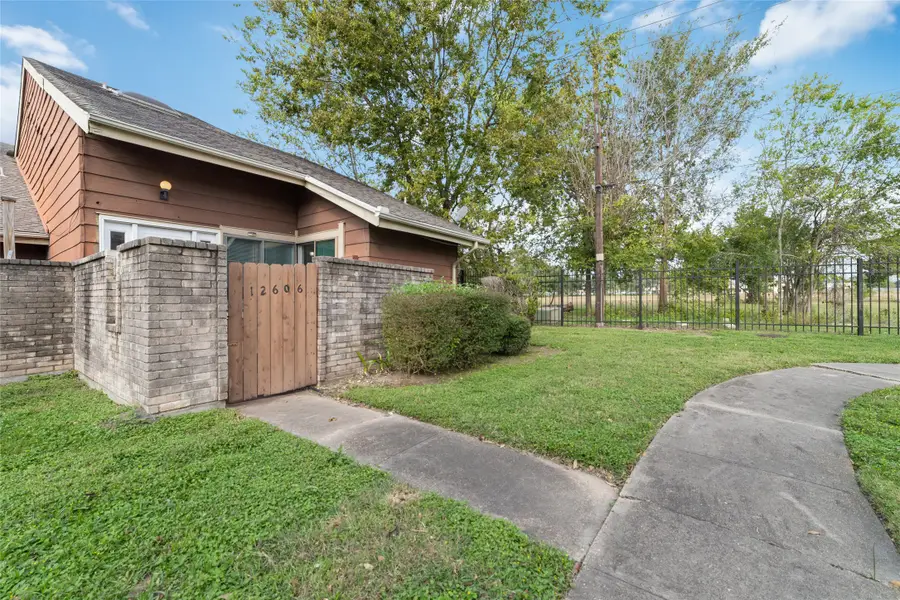12606 Wellington Park Drive, Houston, TX 77072 - Image #2