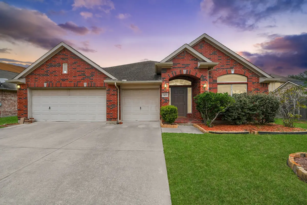 1103 Lake Shore Drive, Pearland, TX 77581 - Image #1