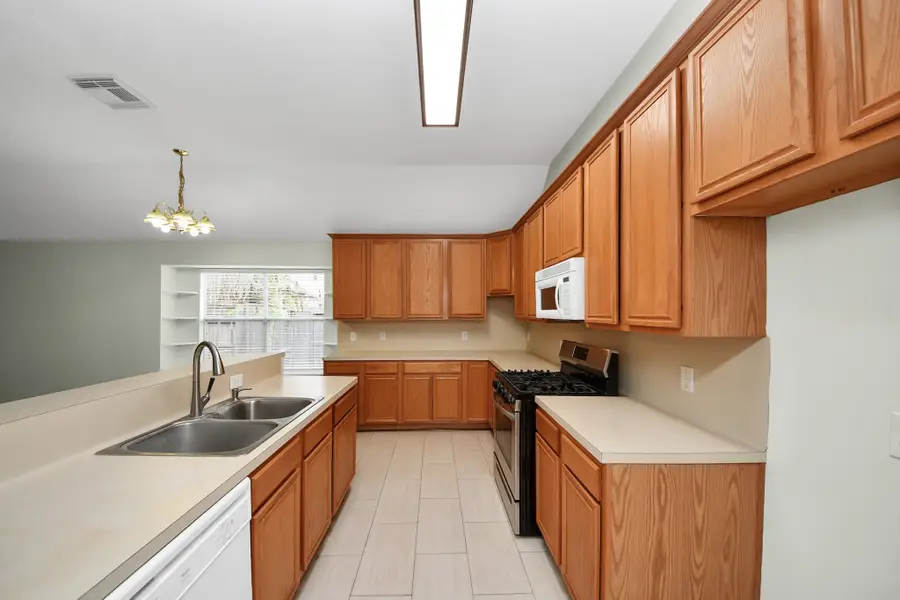 1103 Lake Shore Drive, Pearland, TX 77581 - Image #3