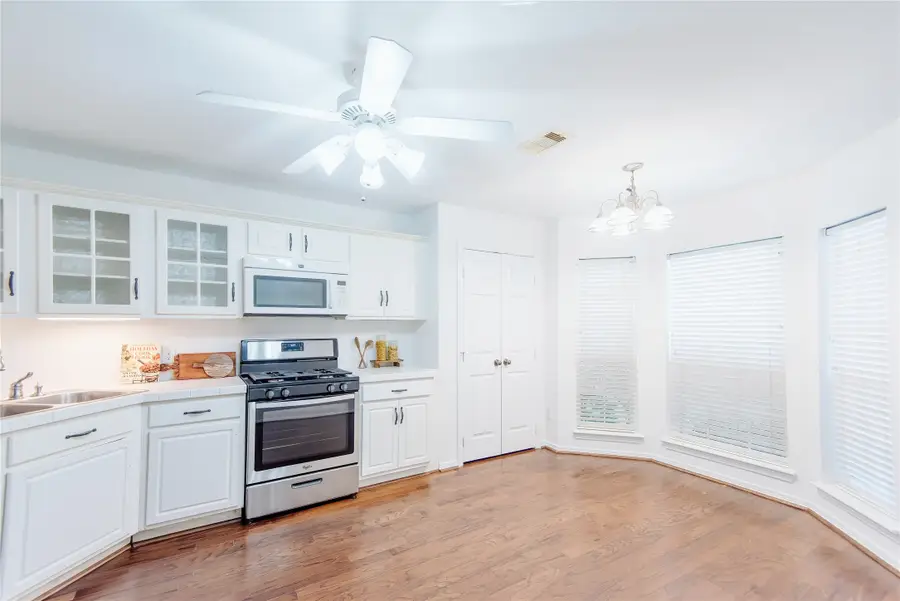 32002 Sue Lane, Pinehurst, TX 77362 - Image #2