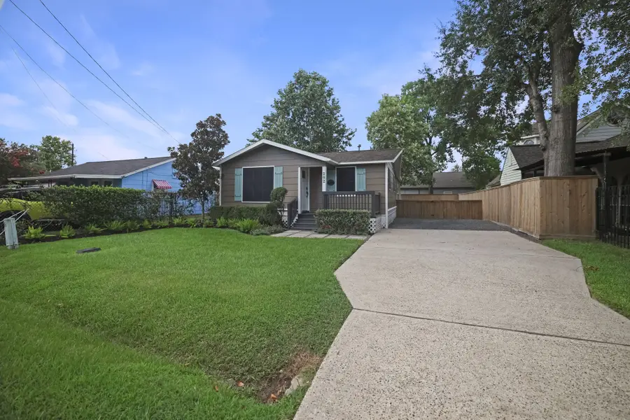 202 Fannin Street, Tomball, TX 77375 - #2